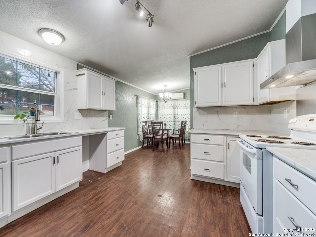 705 Walnut Way Boerne, TX 78006 - Photo 10 of 25