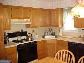 211 Fairhill Road Morton, PA 19070 - Photo 3 of 6