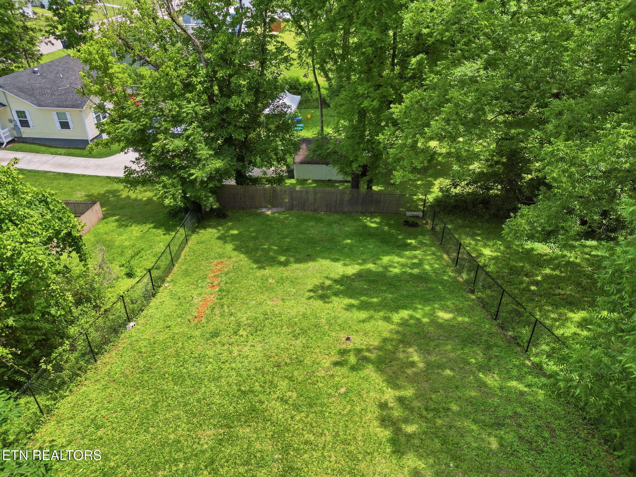 124 Salem Road Oak Ridge, TN 37830 - Photo 33 of 44 Backyard