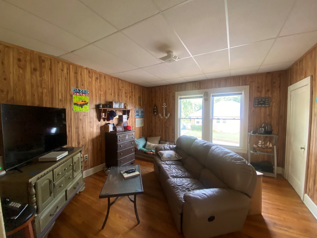 103 Spring Street Ninety Six, SC 29666 - Photo 5 of 11 Gallery Image 5