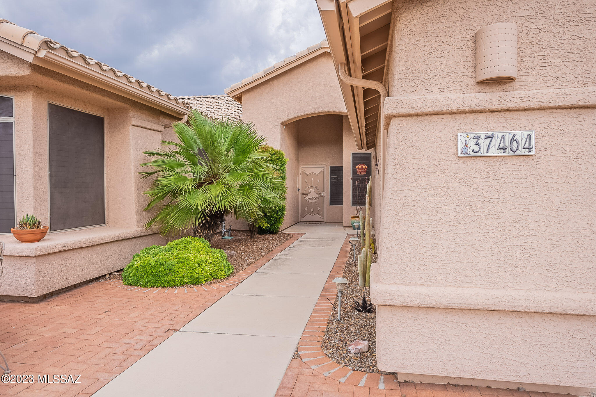 37464 South Ridgeview Boulevard Tucson, AZ 85739 - Photo 4 of 36