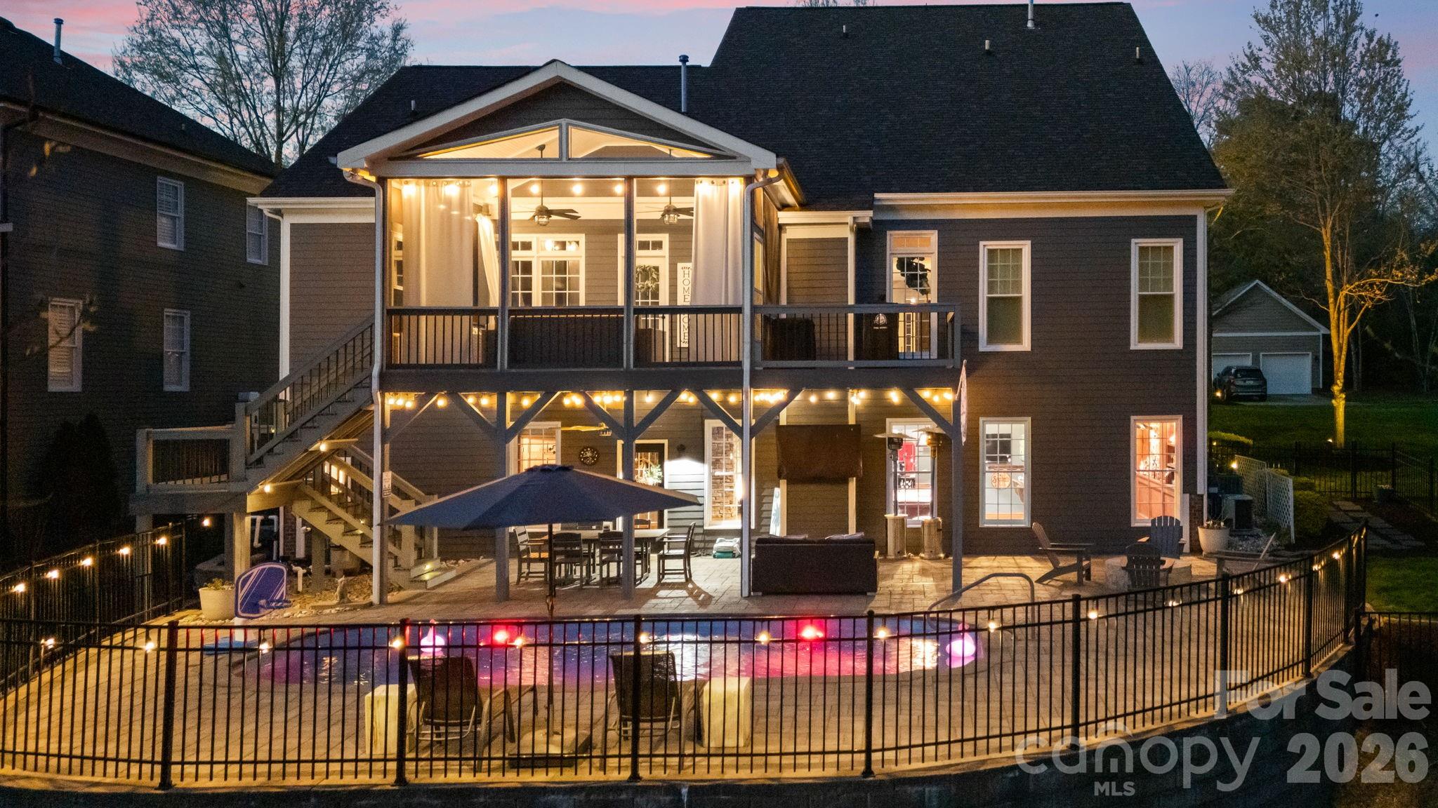 907 Derick's Crossing Fort Mill, SC 29708 - Photo 35 of 47 a view of a cafe with sitting area