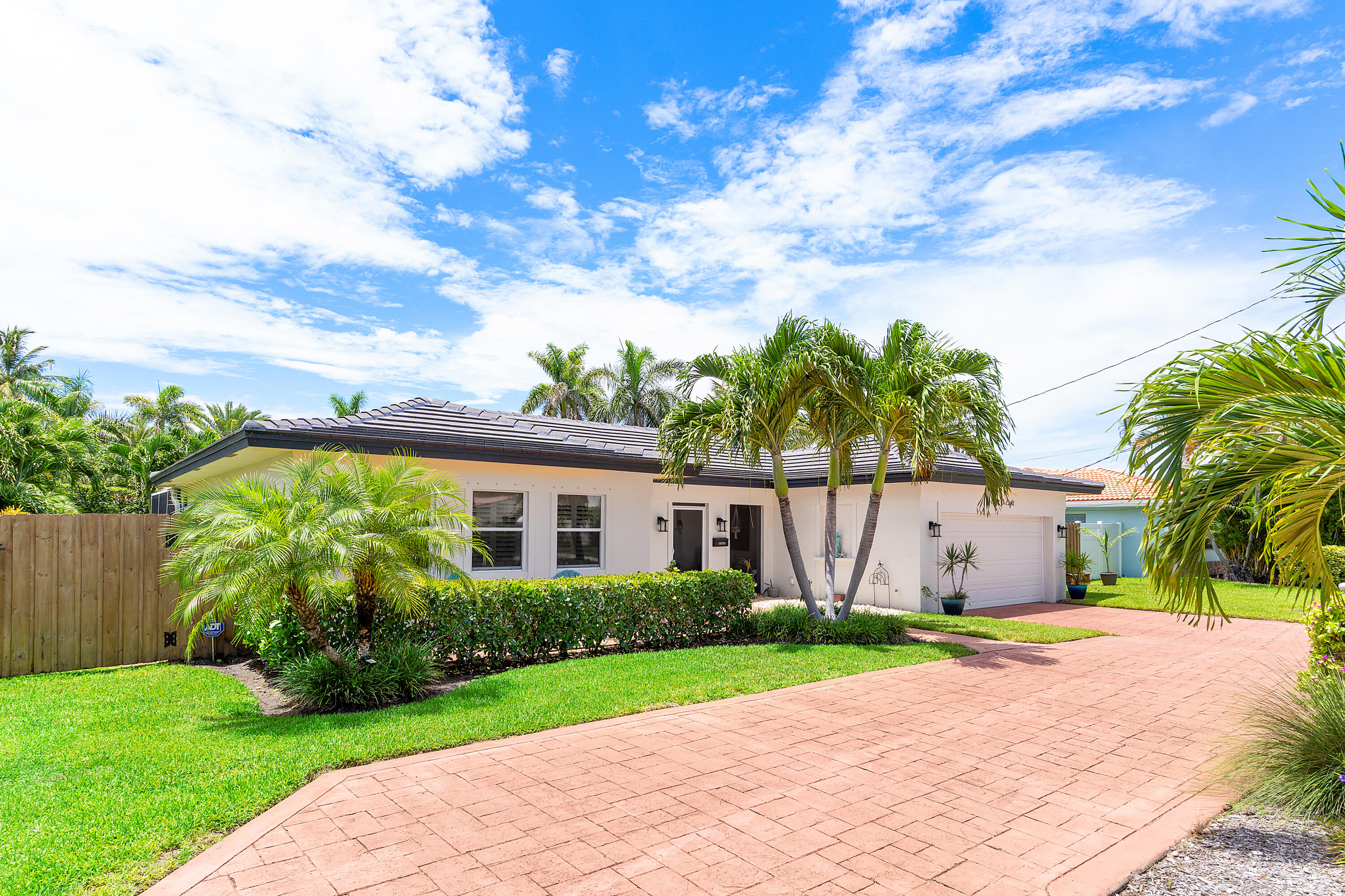 808 Appleby Street Boca Raton, FL 33487 - Photo 3 of 39 003-808ApplebyStreet-BocaRaton-FL-33487-