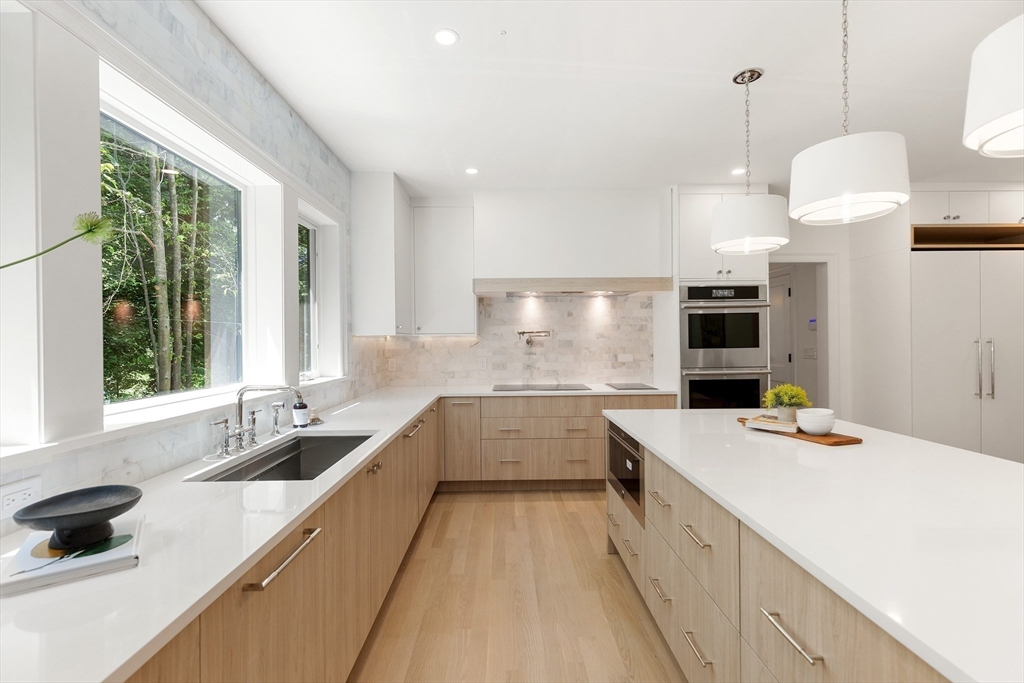 22 Constitution Road Lexington, MA 02421 - Photo 7 of 37