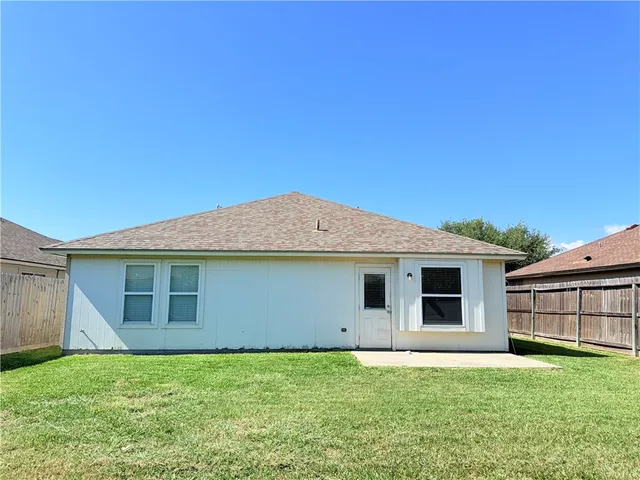 $1,895 | 1019 Livermore Street, Portland, TX 78374