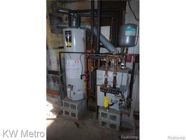 3821 South Livernois Road Rochester, MI 48307 - Photo 18 of 24 18.jpg