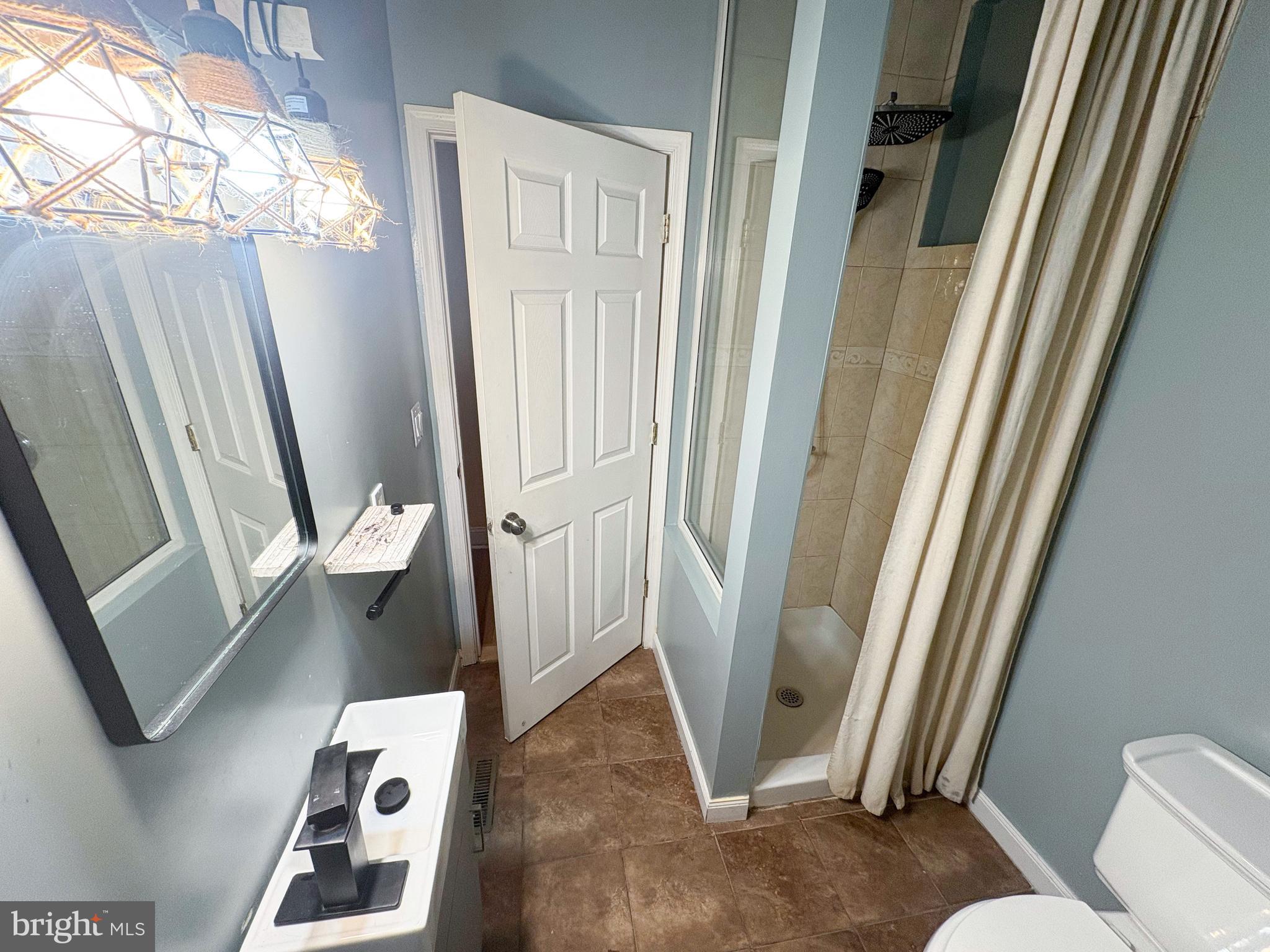 754 Dolphin Street Baltimore, MD 21217 - Photo 18 of 23 a view of a interior of the house