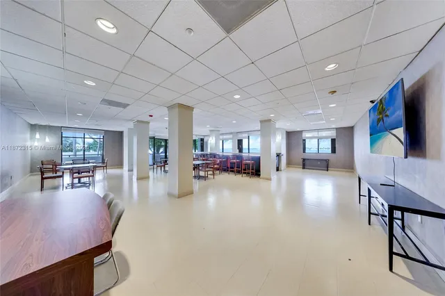 $1,100,000 | 2333 Brickell Avenue, Unit 1406, Miami, FL 33129