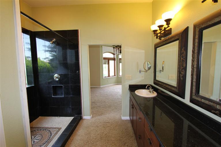 2382 Tivy Valley Road Sanger, CA 93657 - Photo 22 of 33
