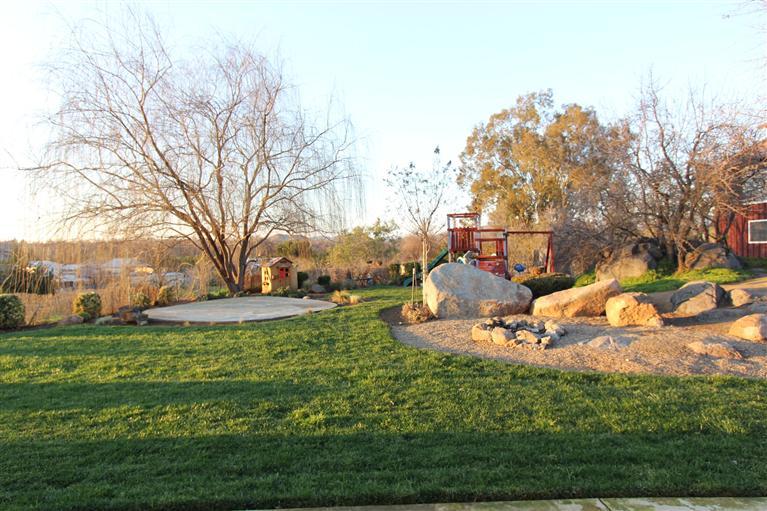 2382 Tivy Valley Road Sanger, CA 93657 - Photo 4 of 33