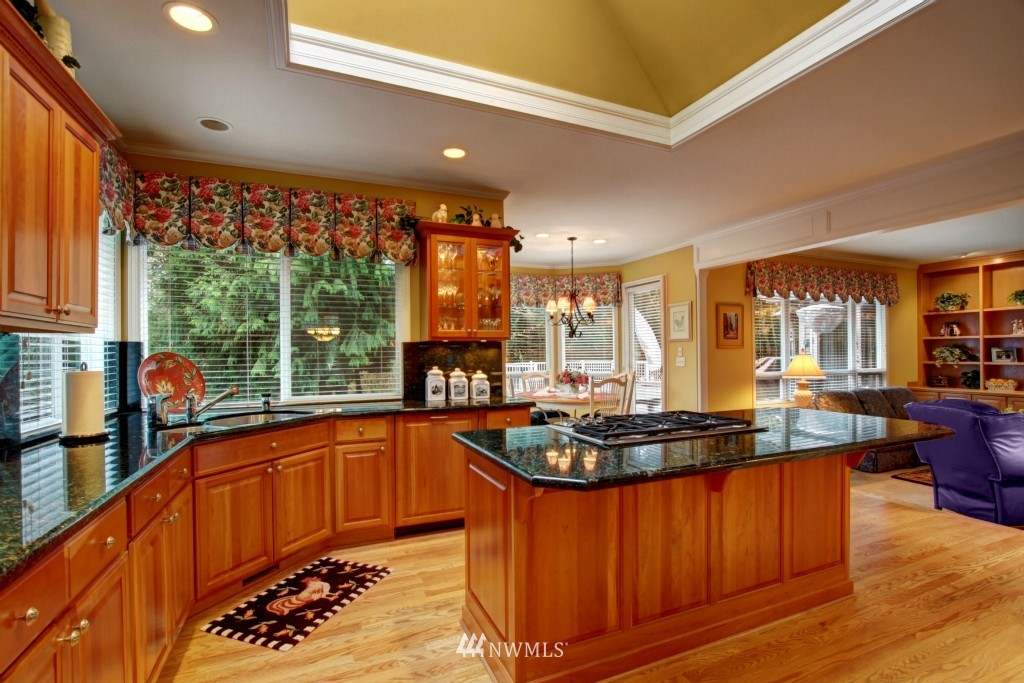 4818 177th Place Southeast Bothell, WA 98012 - Photo 4 of 18