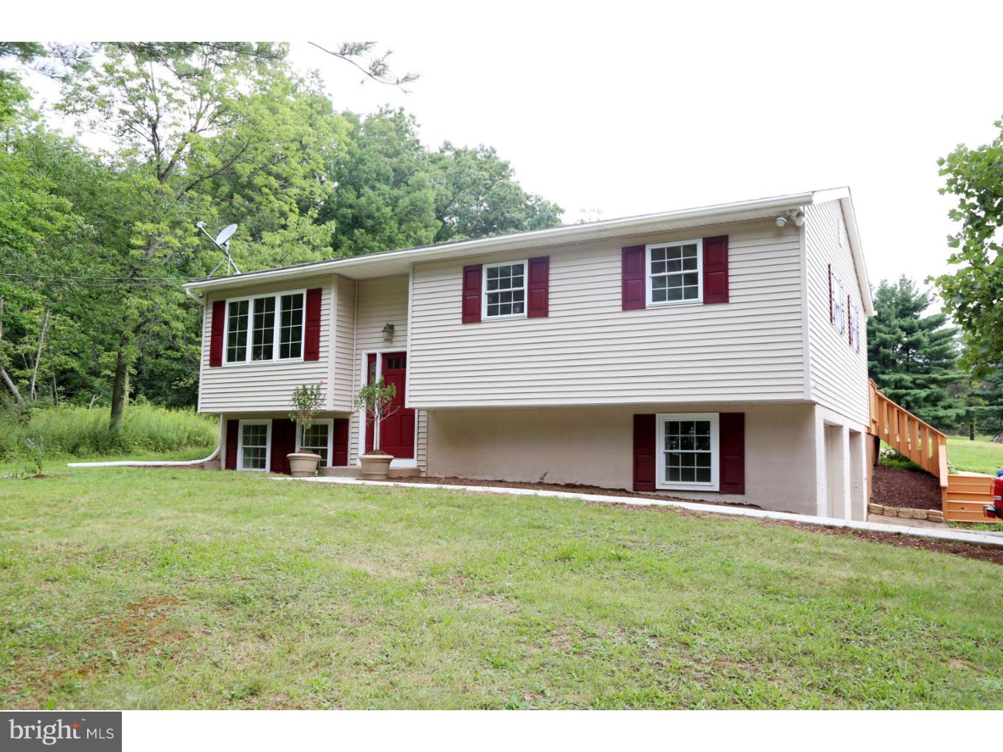 1197 Nemeth Road Coopersburg, PA 18036 - Photo 1 of 25 Gallery Image 1