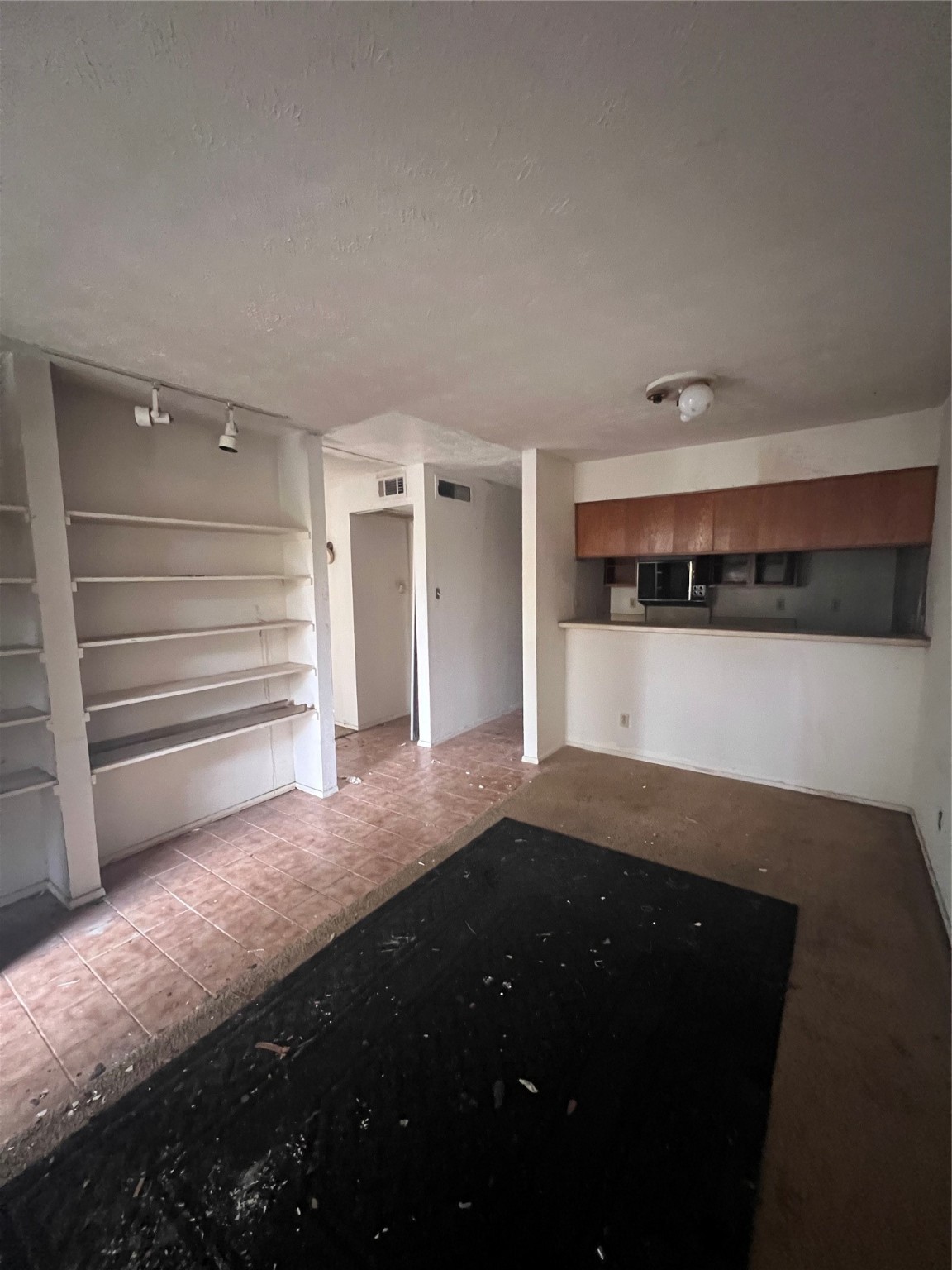 7313 Gulf Freeway, Unit 123 Houston, TX 77017 - Photo 5 of 13 a view of a closet area