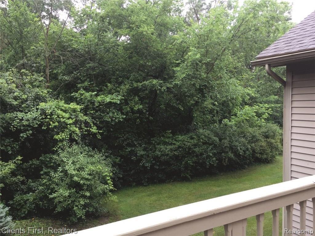 3392 Rivers Edge Drive Wayne, MI 48184 - Photo 10 of 32 12.jpg