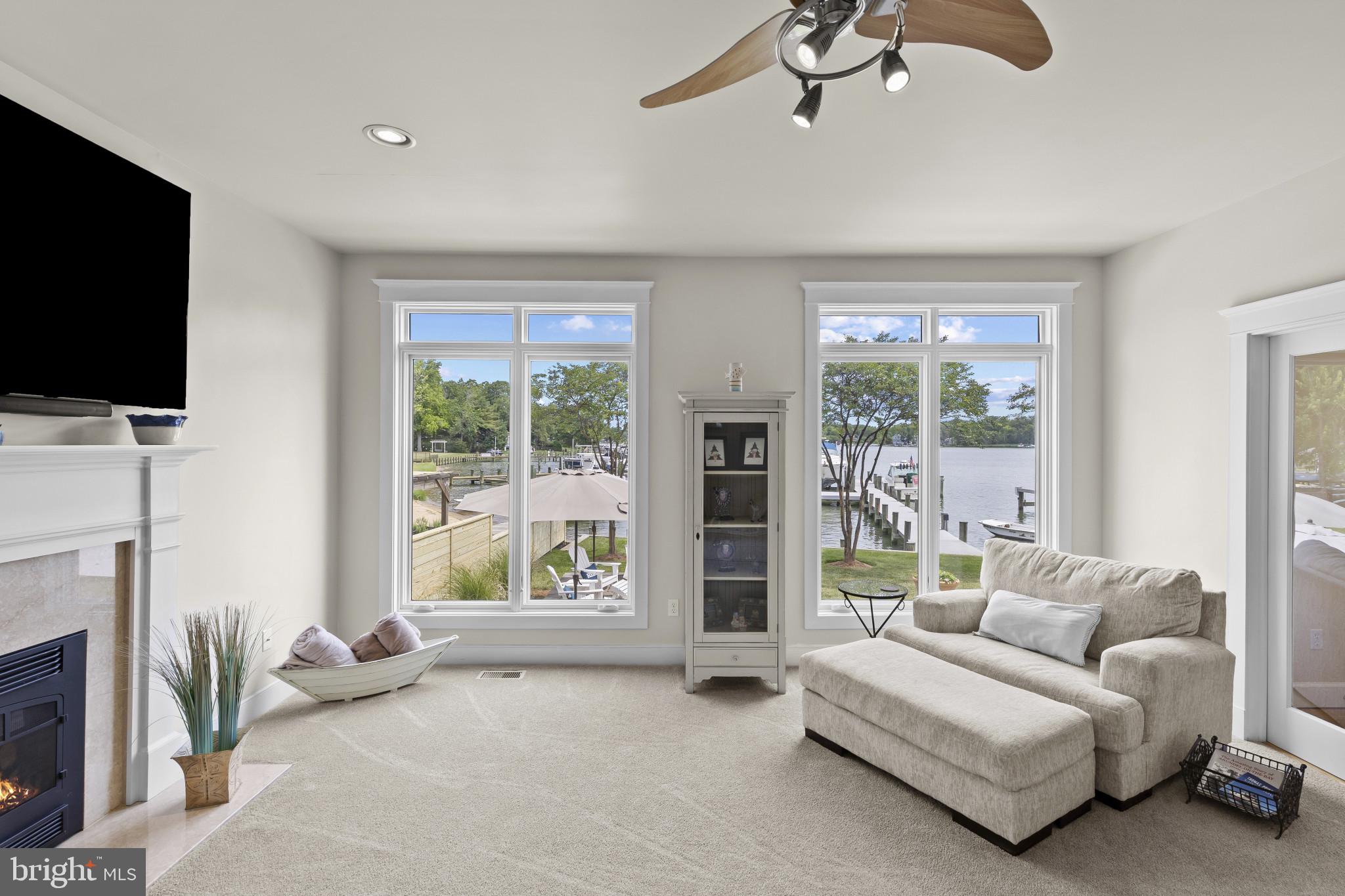 3733 Thomas Point Road Annapolis, MD 21403 - Photo 10 of 46 Family room with water views