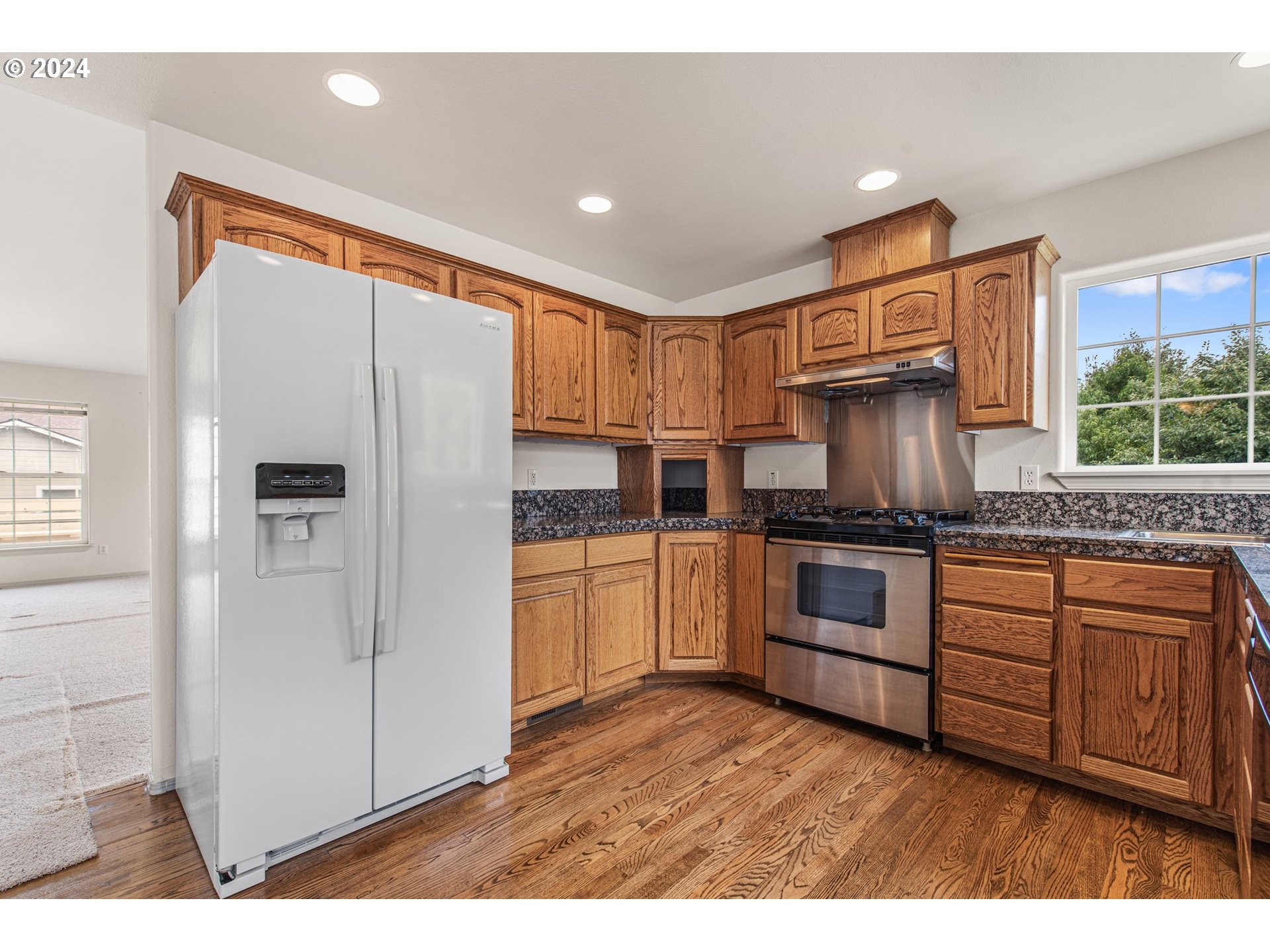 930 Elkhorn Drive Baker City, OR 97814 - Photo 3 of 25