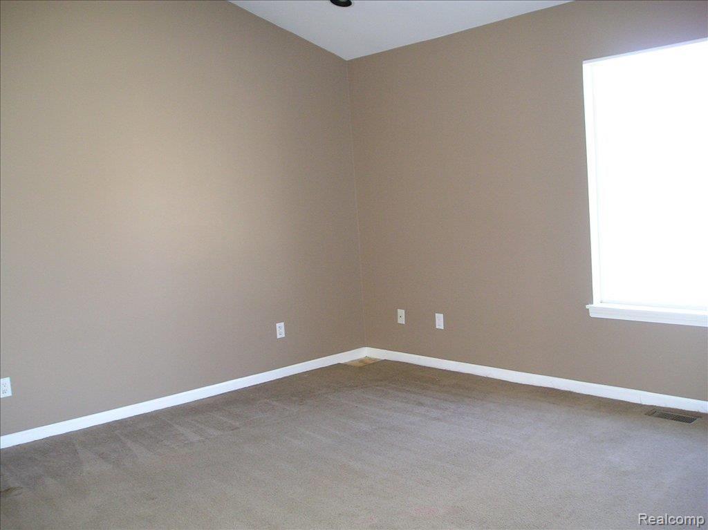 3135 Benstein Road Walled Lake, MI 48390 - Photo 3 of 12 Family Room