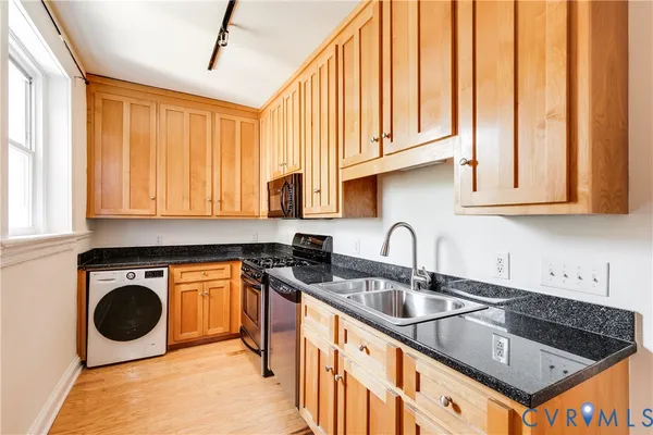 $285,000 | 1600 Grove Avenue, Unit U4, Richmond, VA 23220