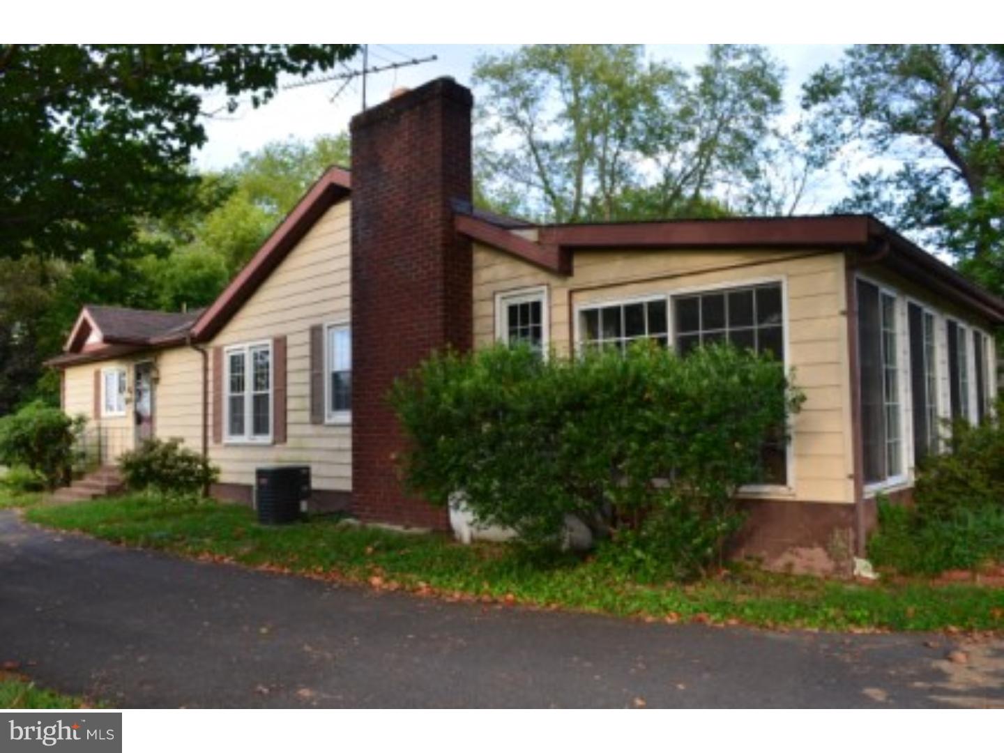 692 Salem Fort Elfsborg Road Salem, NJ 08079 - Photo 2 of 13 Exterior Side