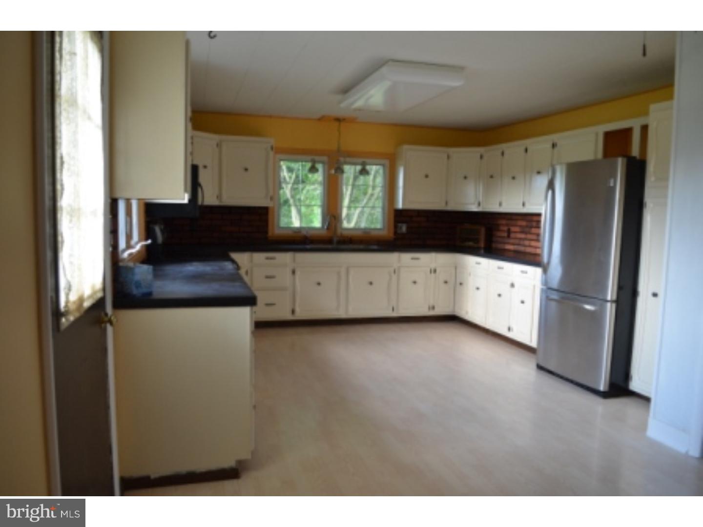 692 Salem Fort Elfsborg Road Salem, NJ 08079 - Photo 5 of 13 Kitchen