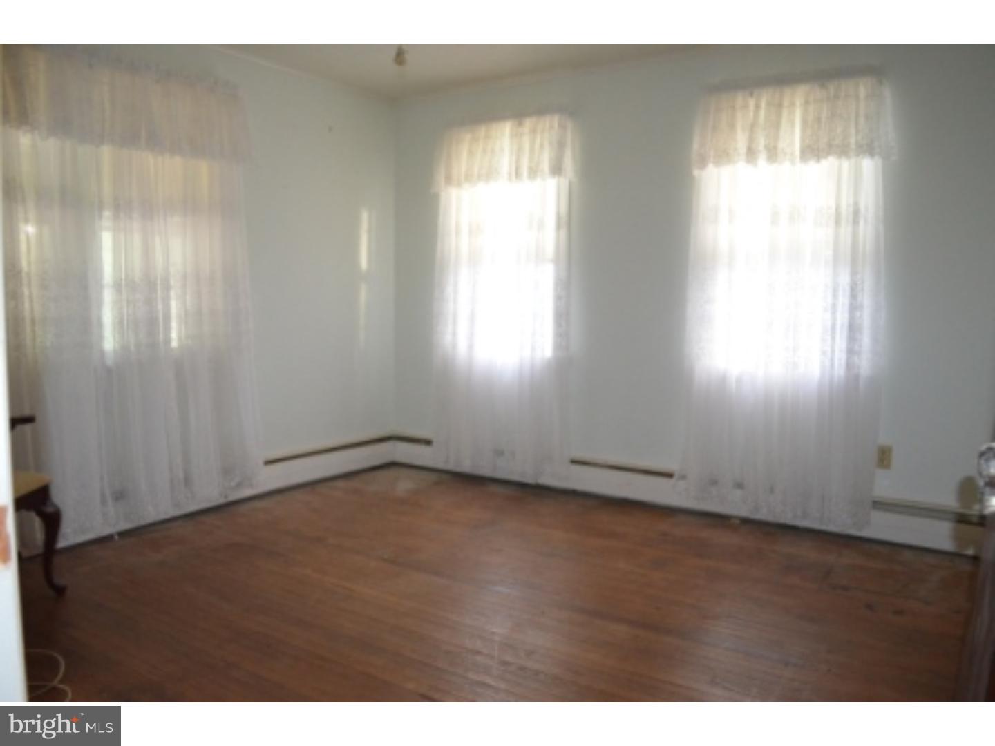 692 Salem Fort Elfsborg Road Salem, NJ 08079 - Photo 7 of 13 Bedroom 2