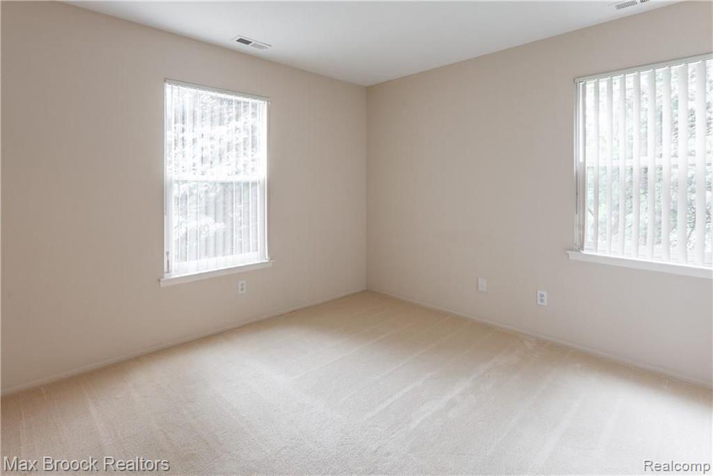1623 Emerson Circle Rochester, MI 48307 - Photo 12 of 24