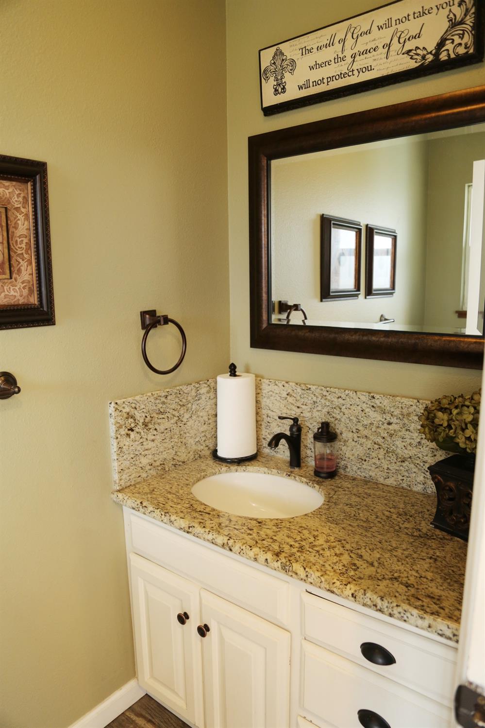 642 West Sycamore Court Reedley, CA 93654 - Photo 12 of 20 Gallery Image 12