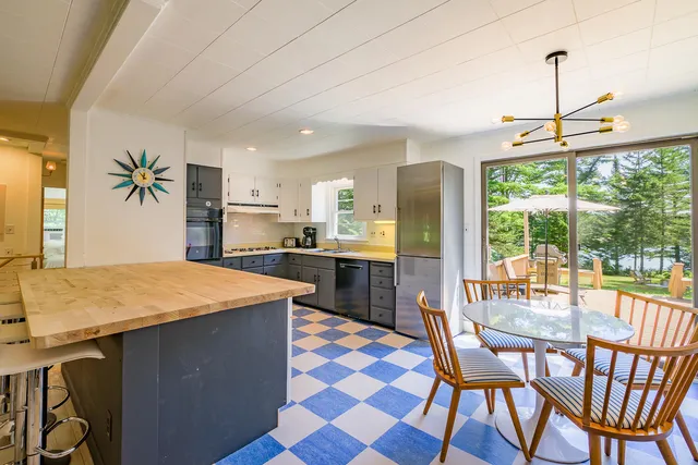 $819,500 | 576 Pleasant Point Road, Cushing, ME 04563