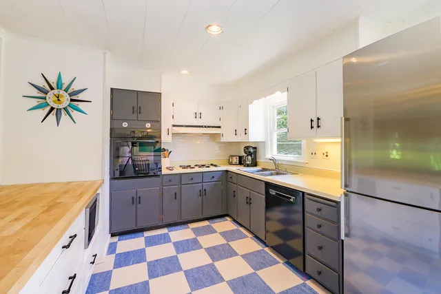 $819,500 | 576 Pleasant Point Road, Cushing, ME 04563