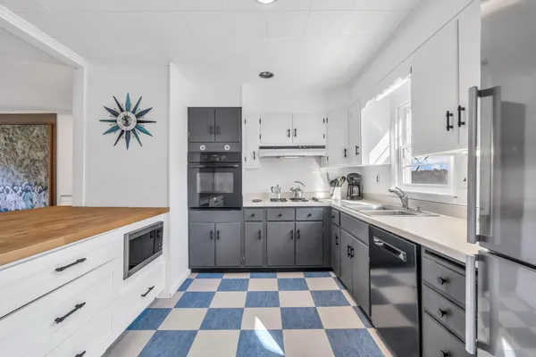 $775,000 | 576 Pleasant Point Road, Cushing, ME 04563