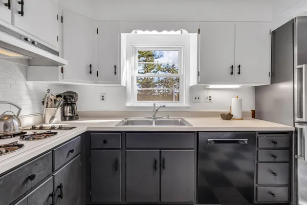 $775,000 | 576 Pleasant Point Road, Cushing, ME 04563