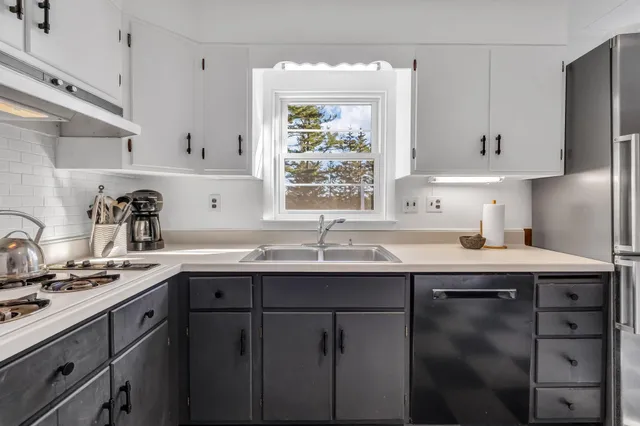 $819,500 | 576 Pleasant Point Road, Cushing, ME 04563