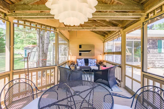 $819,500 | 576 Pleasant Point Road, Cushing, ME 04563