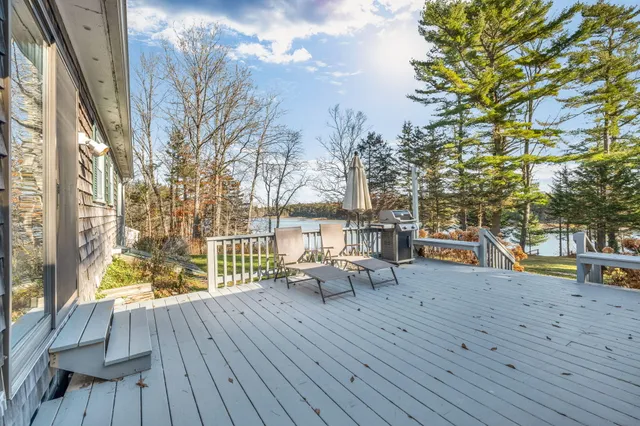 $819,500 | 576 Pleasant Point Road, Cushing, ME 04563