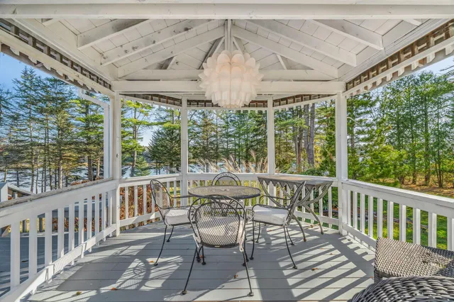 $819,500 | 576 Pleasant Point Road, Cushing, ME 04563
