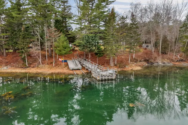 $819,500 | 576 Pleasant Point Road, Cushing, ME 04563