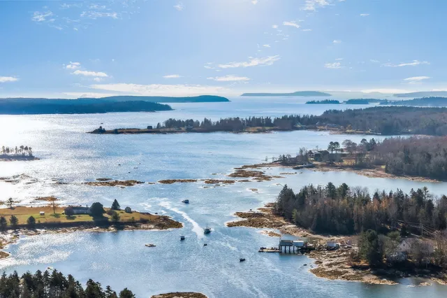 $819,500 | 576 Pleasant Point Road, Cushing, ME 04563