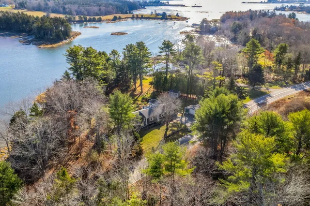 $819,500 | 576 Pleasant Point Road, Cushing, ME 04563