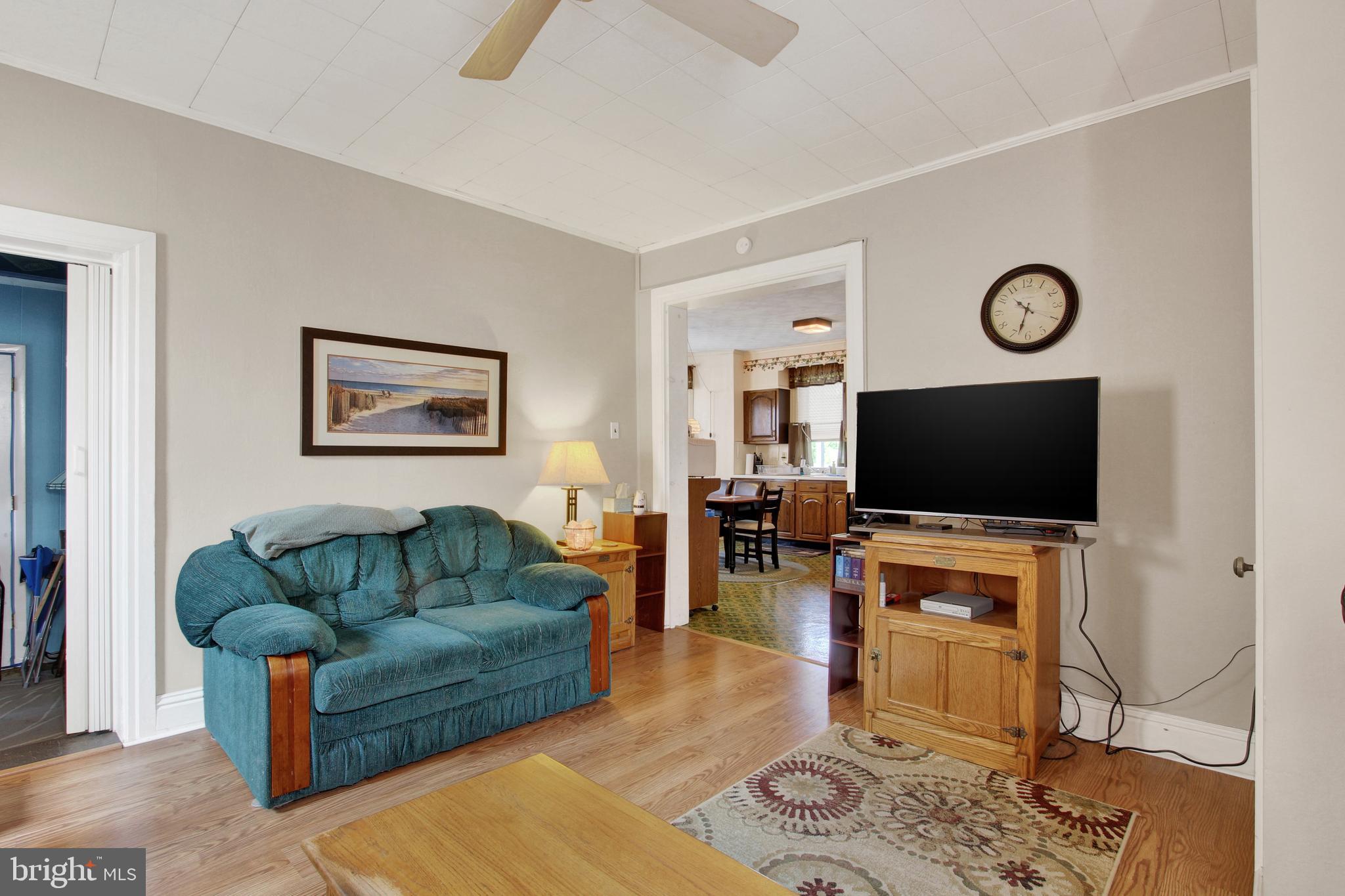 400 Maple Street Manchester, PA 17345 - Photo 8 of 28 1st Floor Living Room