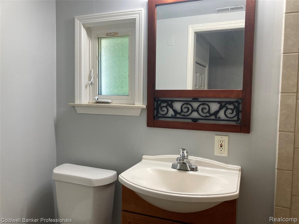 11231 29 Mile Road Washington, MI 48095 - Photo 5 of 10