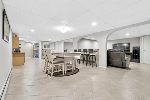 $700,000 | 8 Vega Drive, Shoreham, NY 11786