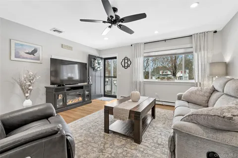 $700,000 | 8 Vega Drive, Shoreham, NY 11786