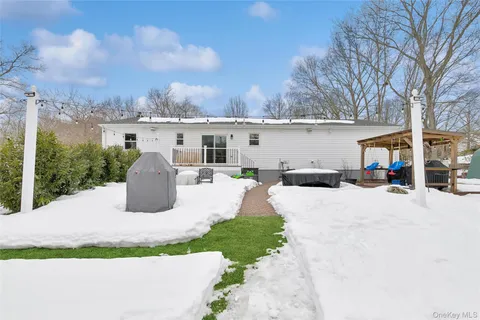 $700,000 | 8 Vega Drive, Shoreham, NY 11786