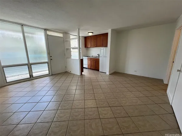 $1,600 | 2328 Seaview Avenue, Unit 203, Honolulu, HI 96822