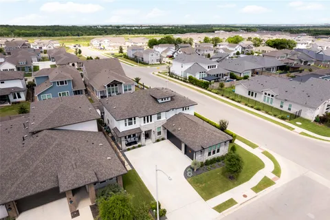 $849,995 | 7917 Edmondson Bend, Austin, TX 78744