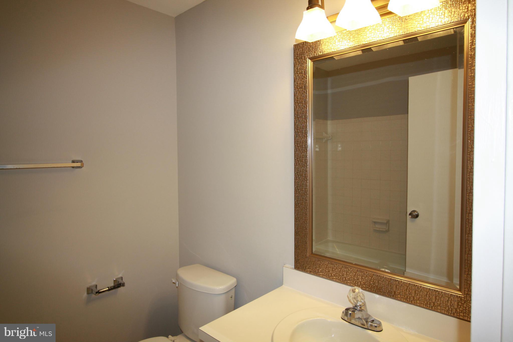 1425 Northgate Square, Unit 32B Reston, VA 20190 - Photo 12 of 28 Bath