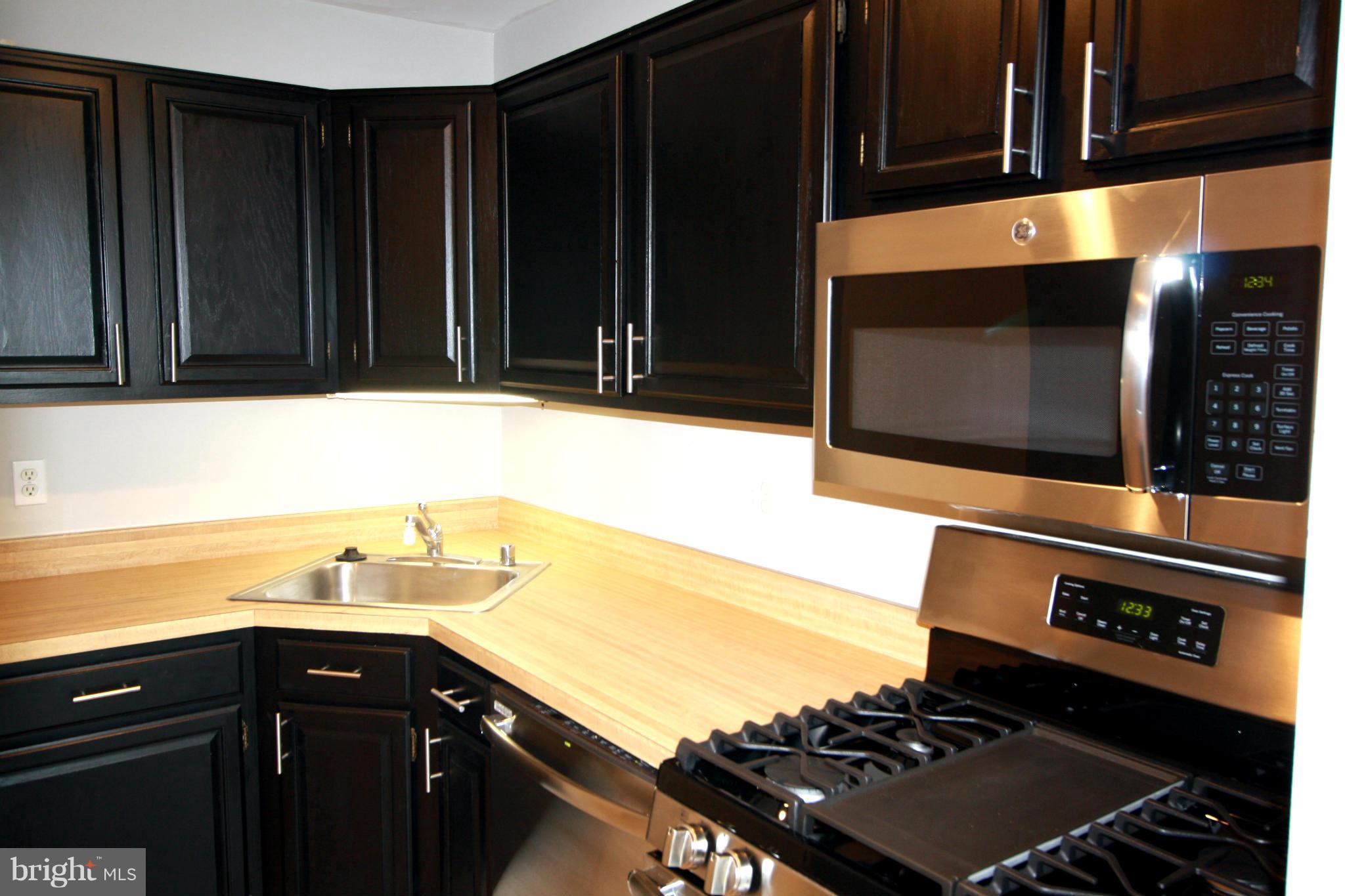 1425 Northgate Square, Unit 32B Reston, VA 20190 - Photo 3 of 28 All NEW Appliances