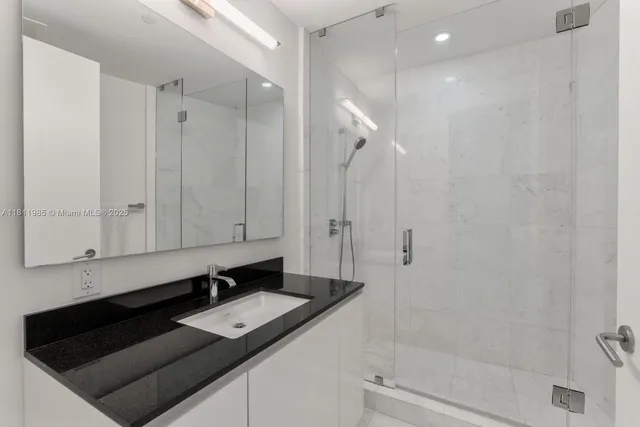 $3,990,000 | 18555 Collins Avenue, Unit 1703, Sunny Isles Beach, FL 33160