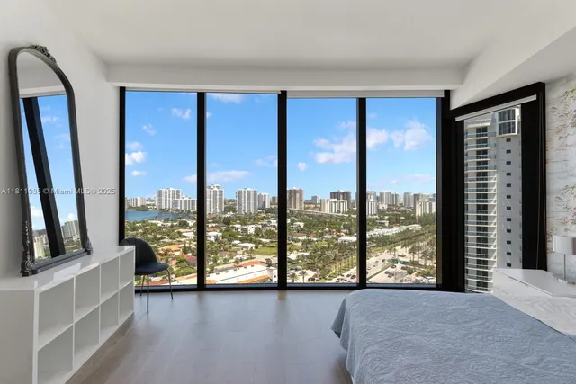 $3,990,000 | 18555 Collins Avenue, Unit 1703, Sunny Isles Beach, FL 33160