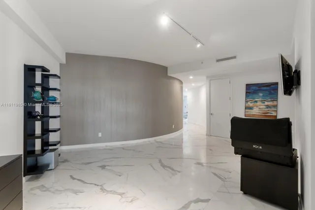 $3,990,000 | 18555 Collins Avenue, Unit 1703, Sunny Isles Beach, FL 33160